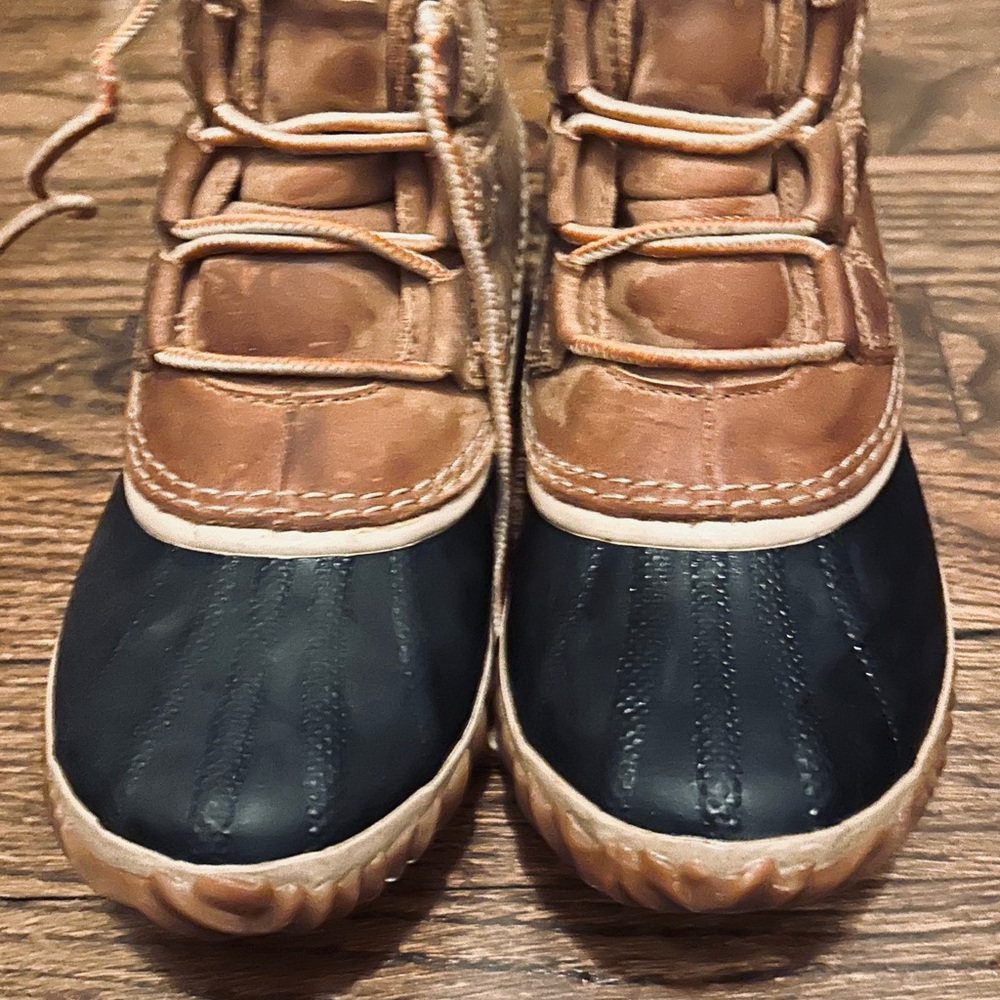 Sorel is the perfect winter boots . Very comfortable, and waterproof.